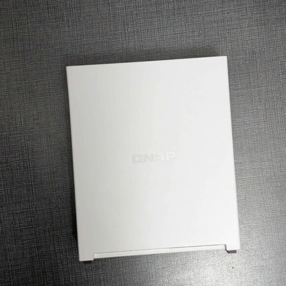 QNAP TS-133 NAS 4TB HDD White Network Storage - Picture 2 of 6